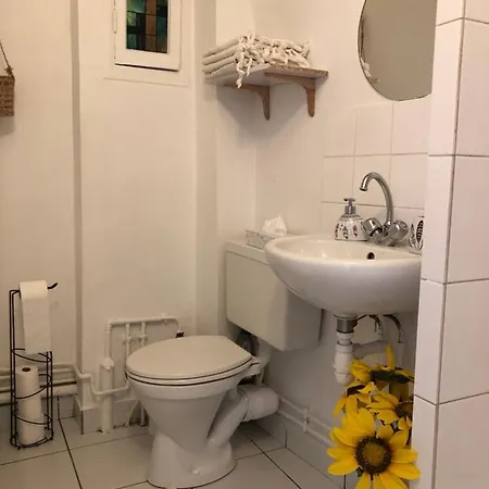 Апартаменты Studio Aux Portes De Paris Исси-ле-Мулино