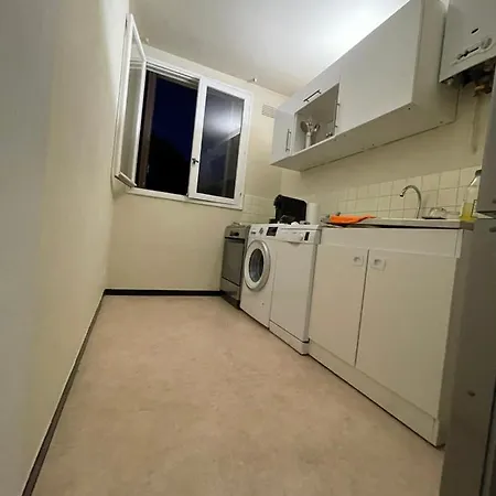 Aux Portes De Paris Apartment *
